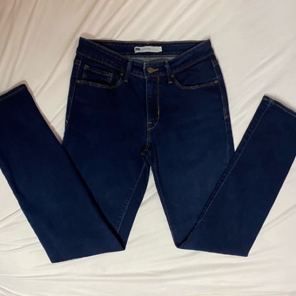 Levi’s Mid Rise Skinny Jeans - Picture 6 of 16
